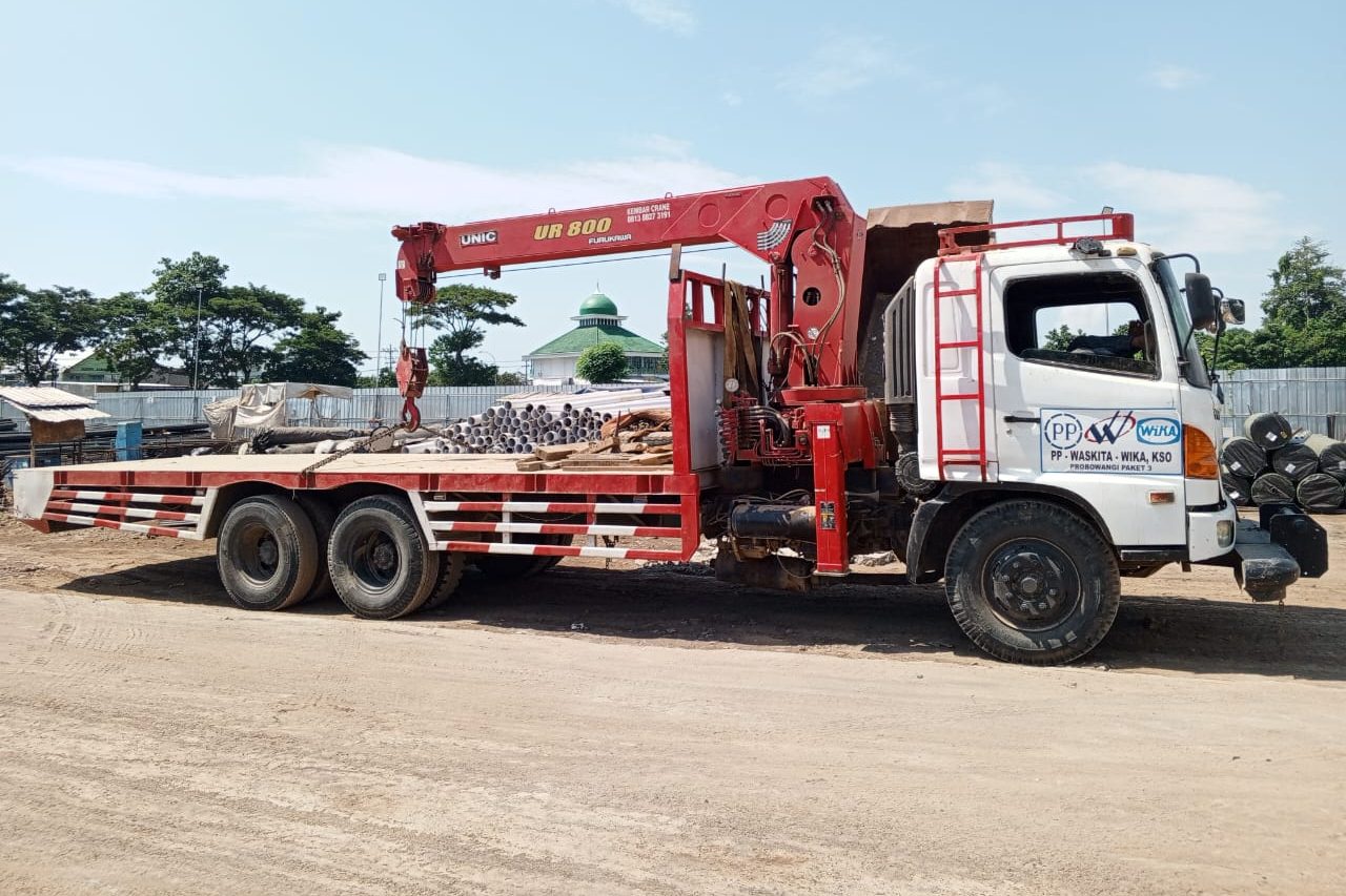 Rental Truck Crane Surabaya