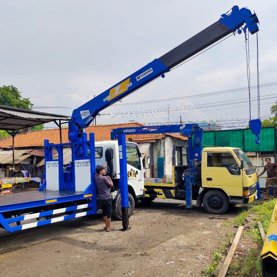 Truck Crane 15 Meter Pasuruan