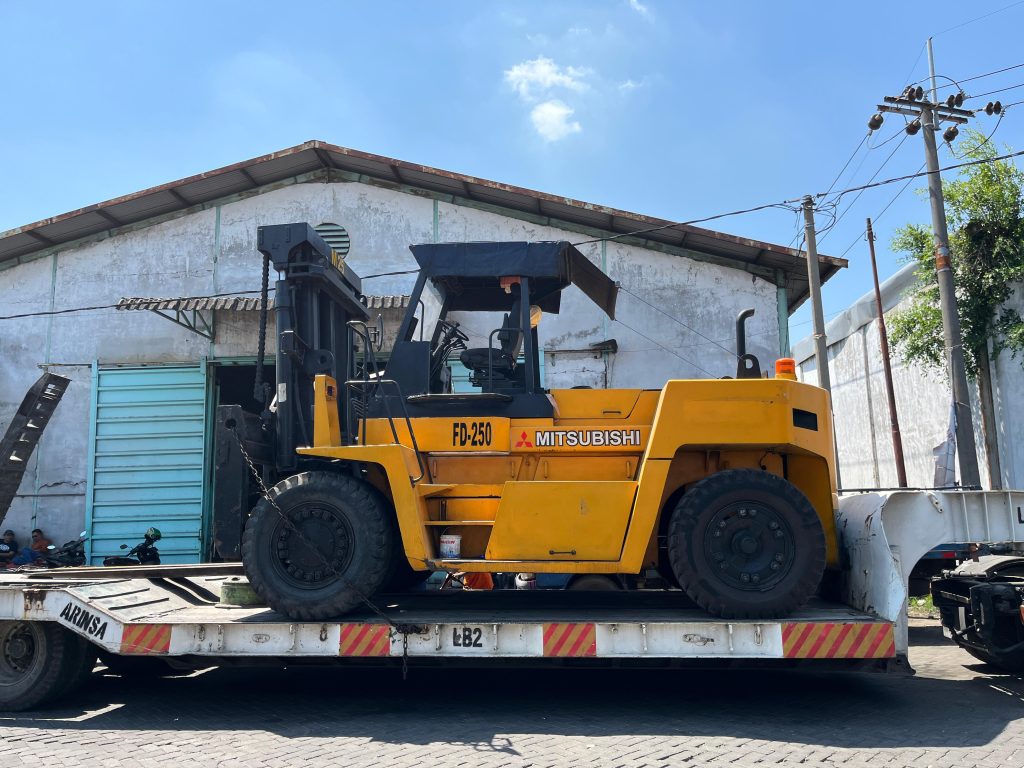 Forklift 25 Ton Tandes Surabaya