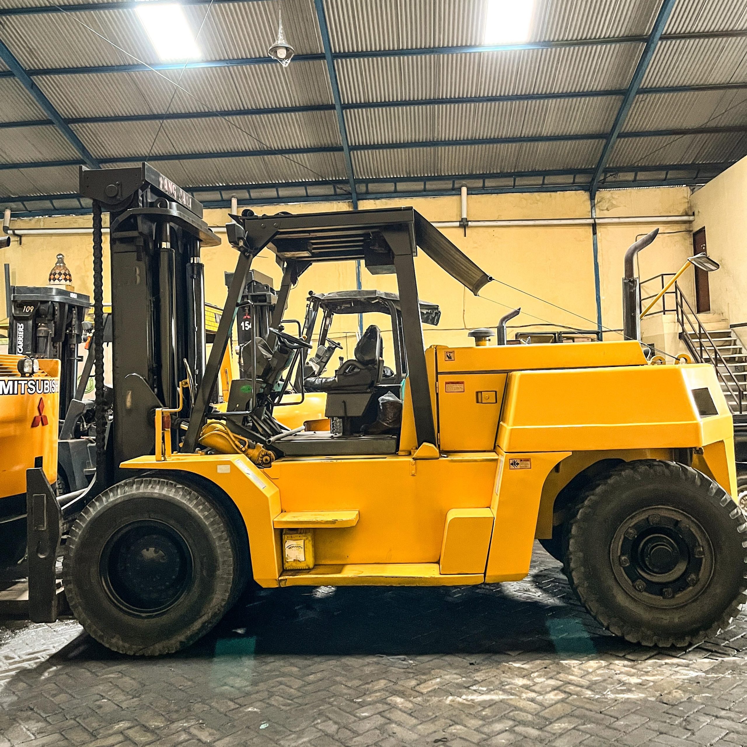 Sewa Forklift Gresik Jawa Timur