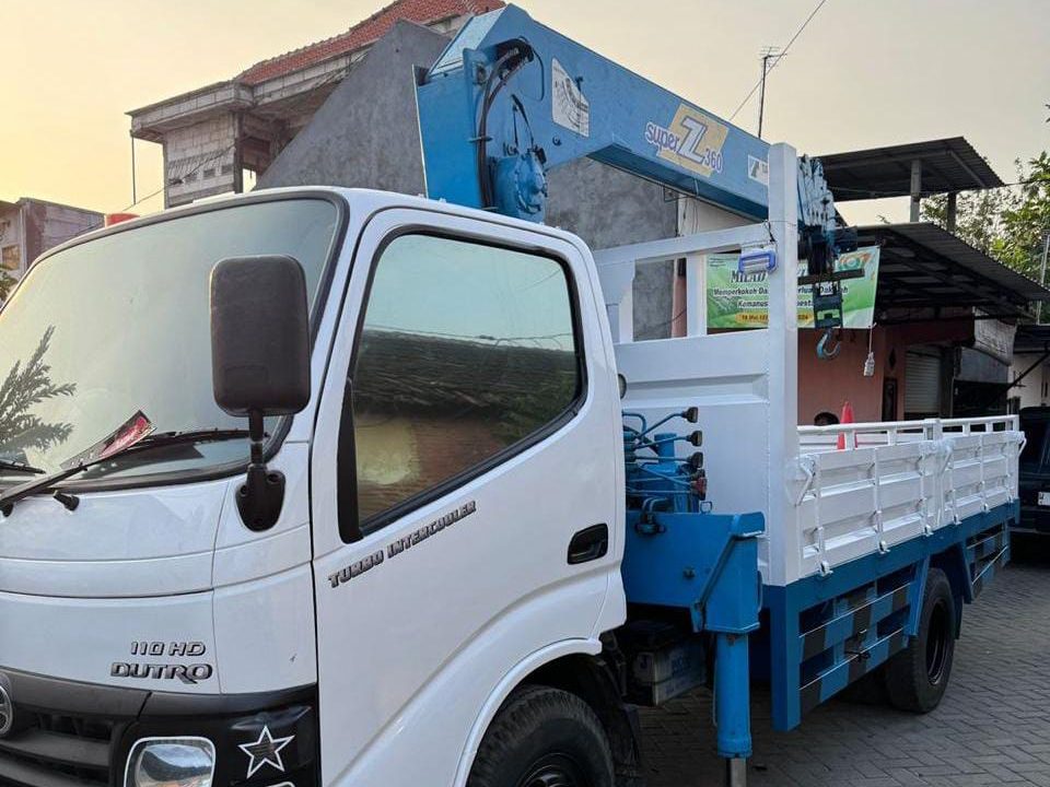 Layanan Sewa Truck Crane Tanjung Perak