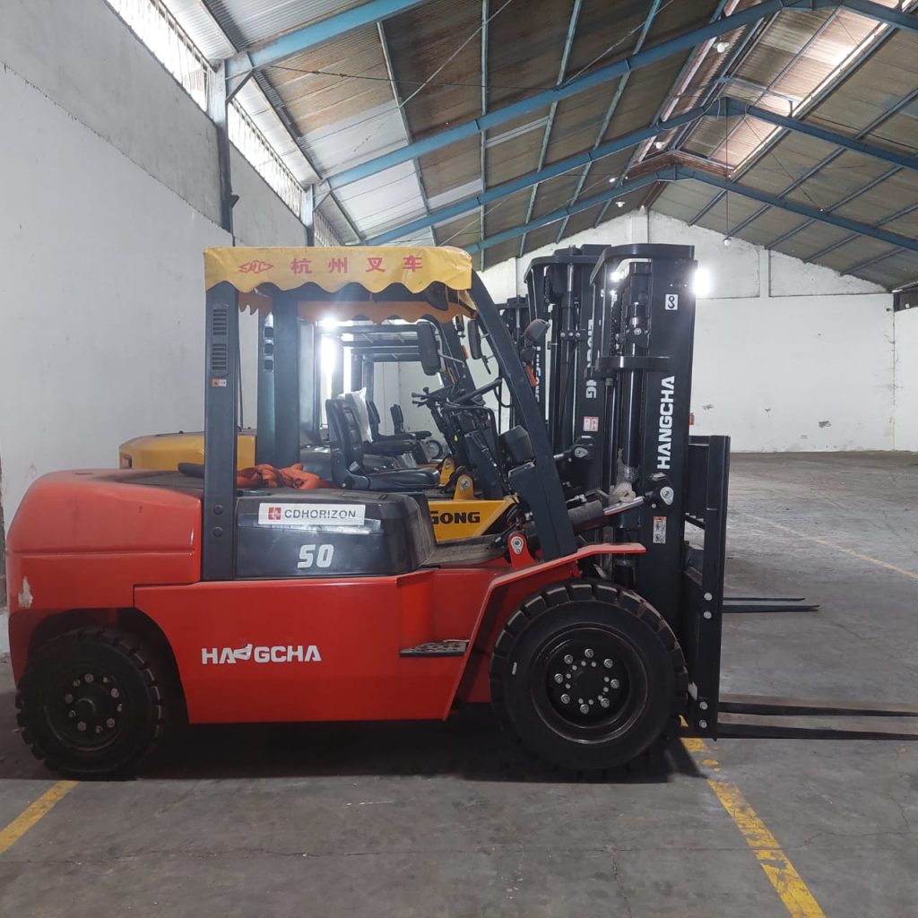 Sewa Forklift 3 Ton Jagir Wonokromo Surabaya
