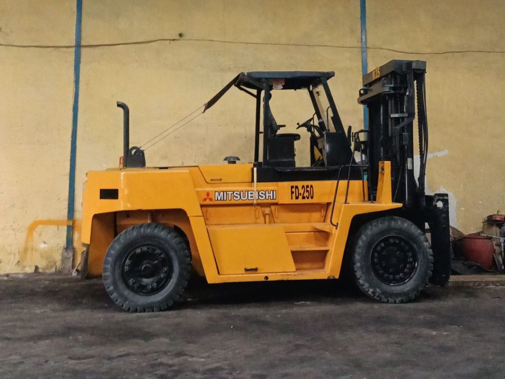 Sewa Forklift Diponegoro Surabaya